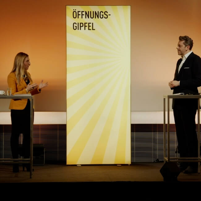 Öffnungsgipfel Standbild 3